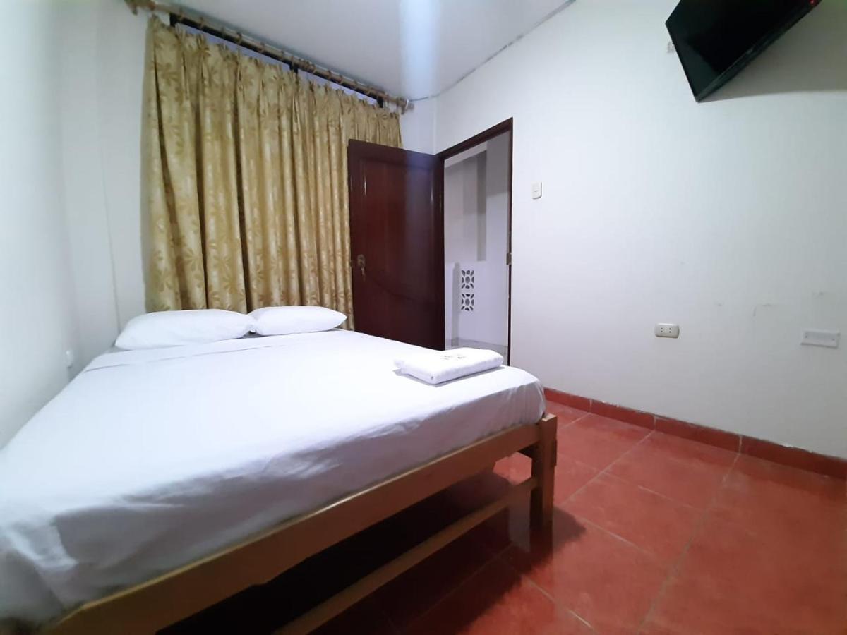 Guest House טומבס מראה חיצוני תמונה