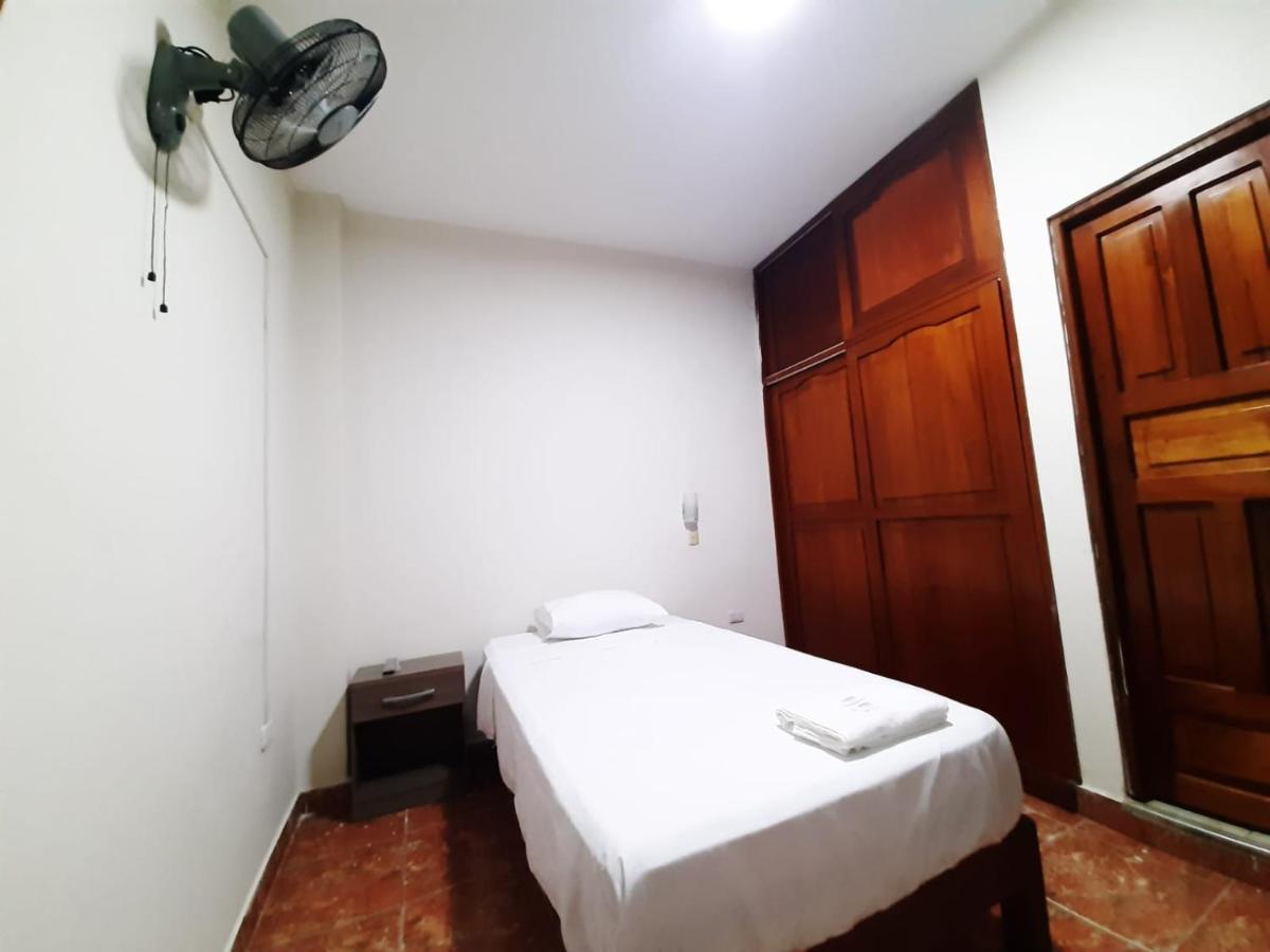 Guest House טומבס מראה חיצוני תמונה