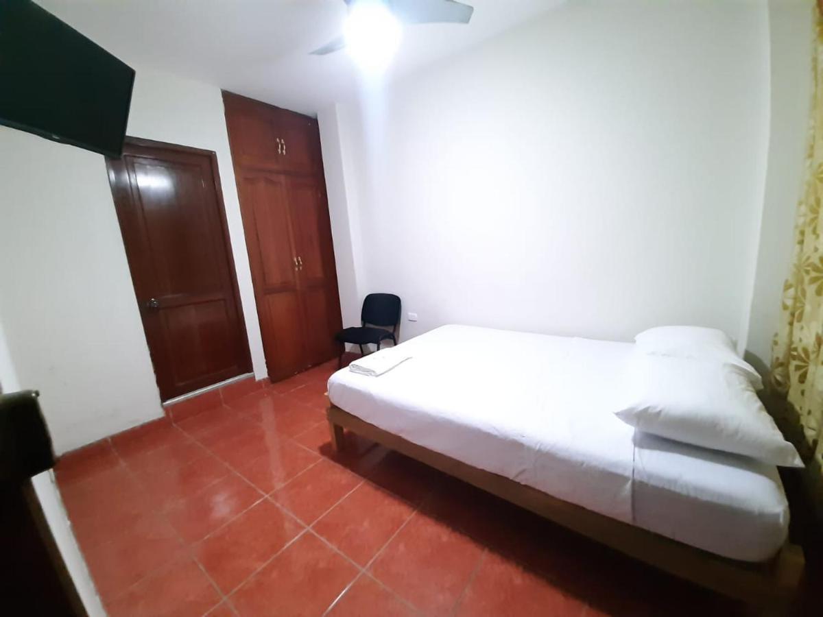 Guest House טומבס מראה חיצוני תמונה