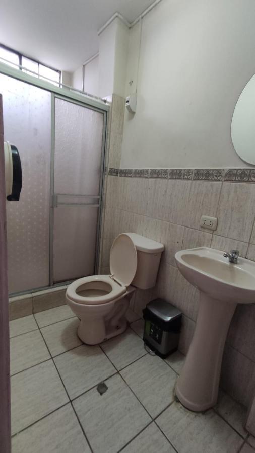 Guest House טומבס מראה חיצוני תמונה