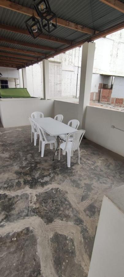 Guest House טומבס מראה חיצוני תמונה