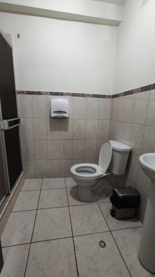 Guest House טומבס מראה חיצוני תמונה