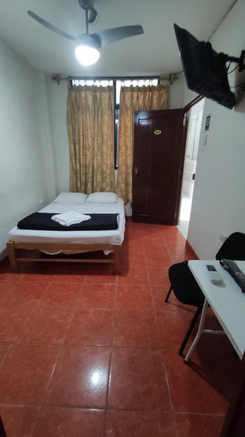 Guest House טומבס מראה חיצוני תמונה