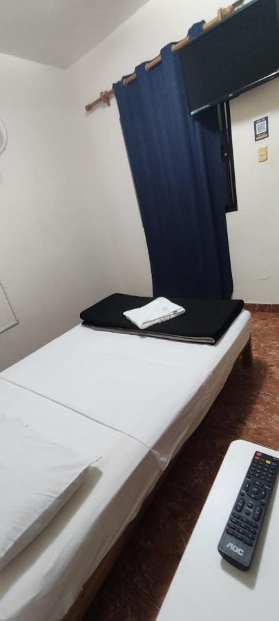 Guest House טומבס מראה חיצוני תמונה
