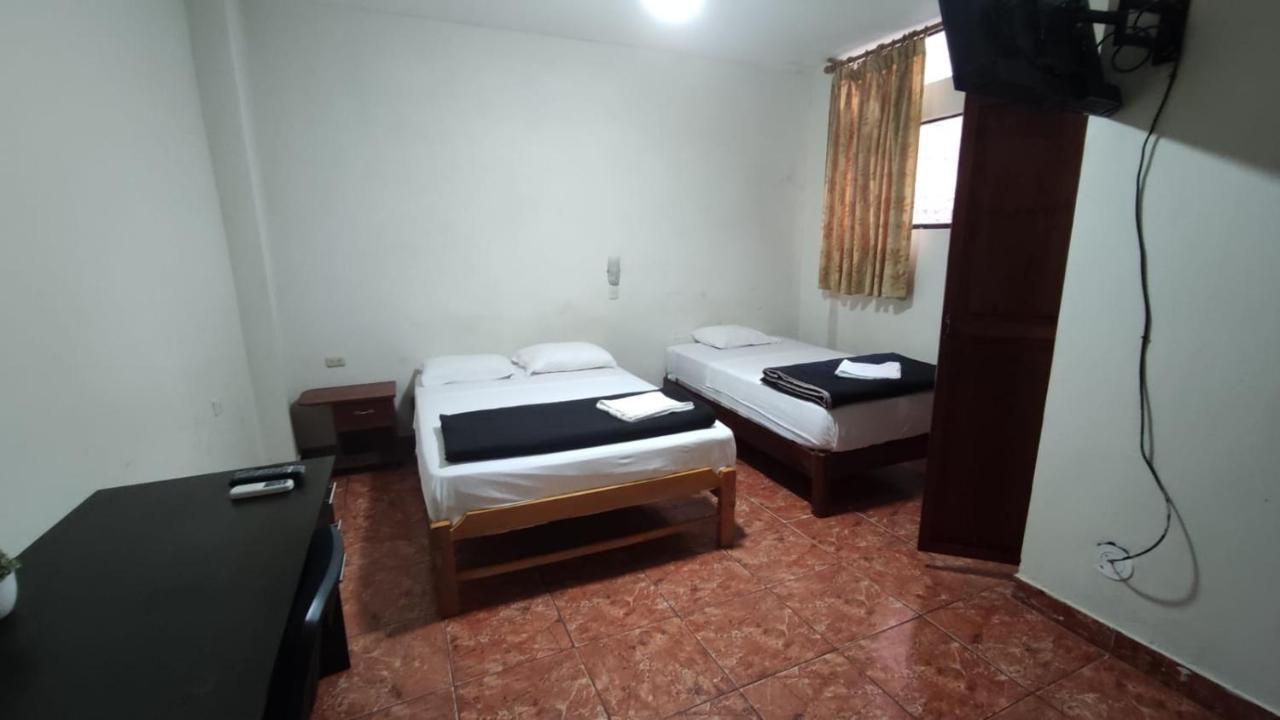 Guest House טומבס מראה חיצוני תמונה