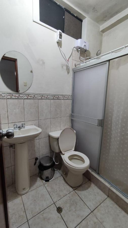 Guest House טומבס מראה חיצוני תמונה